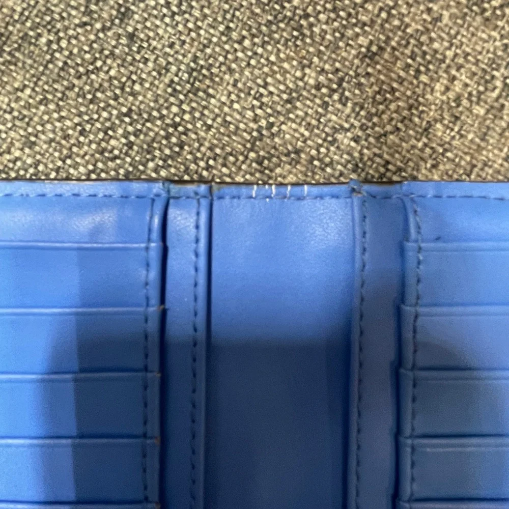 Kate Spade Stacy Bay Street Bifold Leather Wallet color Alice blue